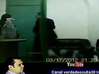 PUTAS EVAGÉLICAS FAZ SEXO COM PASTOR ATRÁS DO ALTAR.