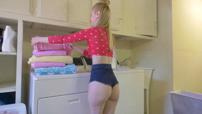 Squirting Redhead Kennedy Manhandled!